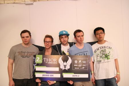 no Tidehunter en el Thor Open, con EternalEnvy, Loda y akke.